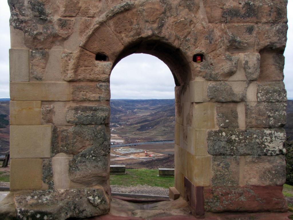 Hostal Nicolas Medinaceli Luaran gambar